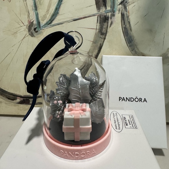 PANDORA limited edition ornament 🌸 - Picture 6 of 9